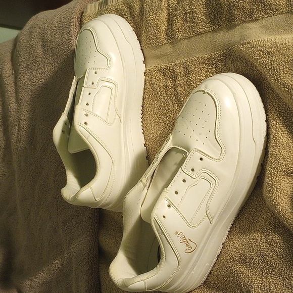 Candies Women's Retro Y2K Look White Chunky Platform Sneaker Size 8.5 w/out Box - Picture 3 of 8